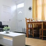 Apartamento Peaceful 2 Bed House Free Wifi And Parking *