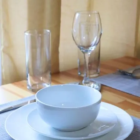 Peaceful 2 Bed House Free Wifi And Parking Apartment