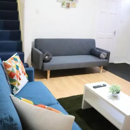 Peaceful 2 Bed House Free Wifi And Parking Апартаменти