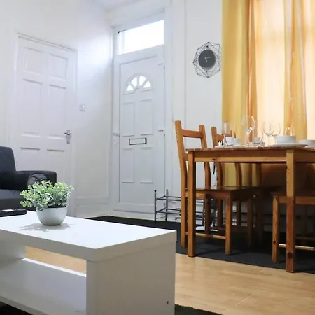 Appartement Peaceful 2 Bed House Free Wifi And Parking *