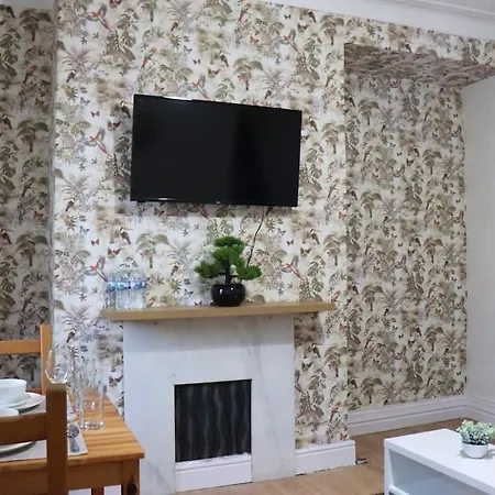 Peaceful 2 Bed House Free Wifi And Parking *