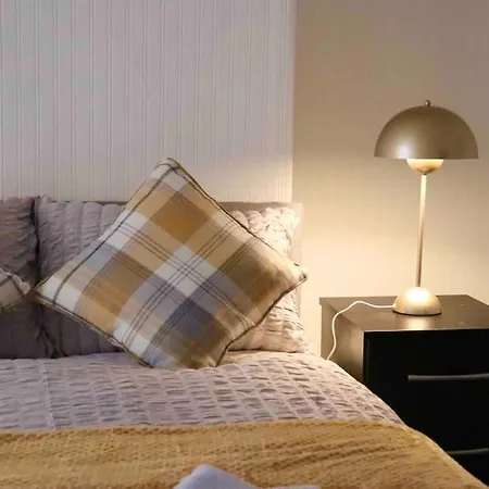 Peaceful 2 Bed House Free Wifi And Parking