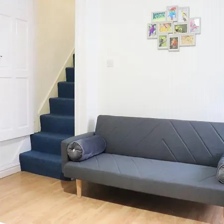 Peaceful 2 Bed House Free Wifi And Parking 리즈