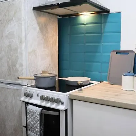 Peaceful 2 Bed House Free Wifi And Parking 리즈