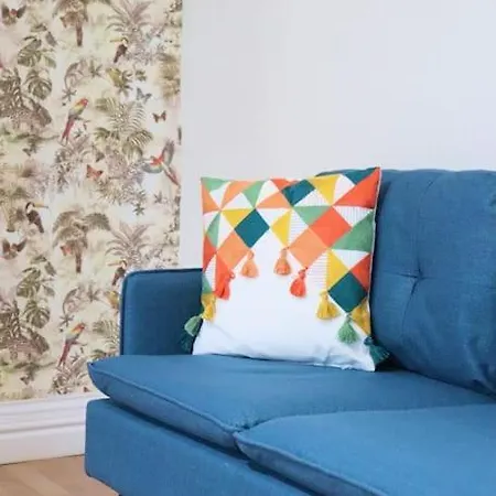 Peaceful 2 Bed House Free Wifi And Parking