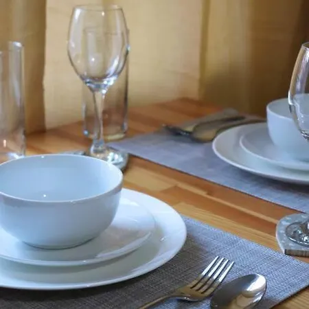 Peaceful 2 Bed House Free Wifi And Parking Апартаменти *