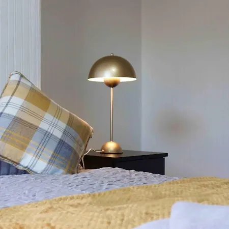 Peaceful 2 Bed House Free Wifi And Parking *