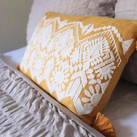 Peaceful 2 Bed House Free Wifi And Parking * Лідс