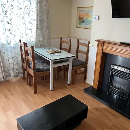 Peaceful 2 Bed House Free Wifi And Parking *