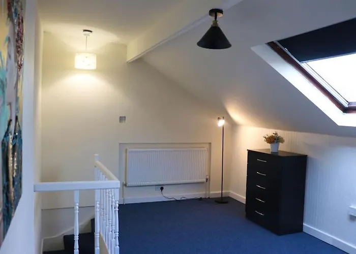 Peaceful 2 Bed House Free Wifi And Parking Apartment Leeds (West Yorkshire)