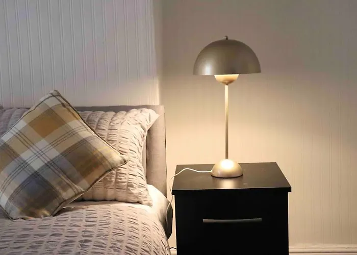 Peaceful 2 Bed House Free Wifi And Parking * Leeds (West Yorkshire)