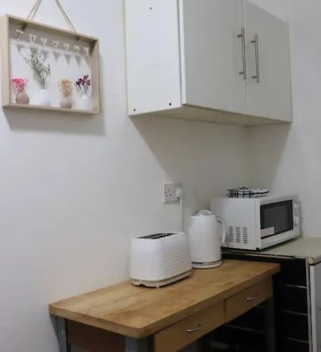 Peaceful 2 Bed House Free Wifi And Parking Appartement *