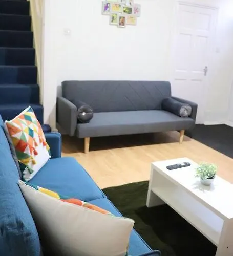 Peaceful 2 Bed House Free Wifi And Parking Appartamento