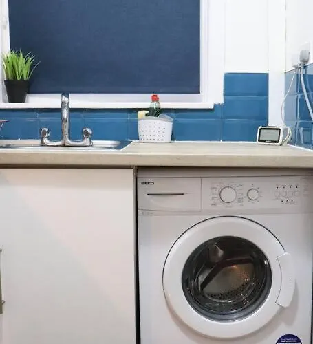 Appartement Peaceful 2 Bed House Free Wifi And Parking *