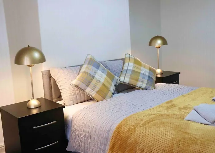 Peaceful 2 Bed House Free Wifi And Parking Leeds (West Yorkshire)