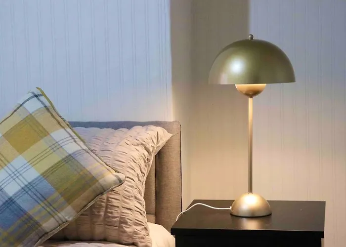 Appartement Peaceful 2 Bed House Free Wifi And Parking *