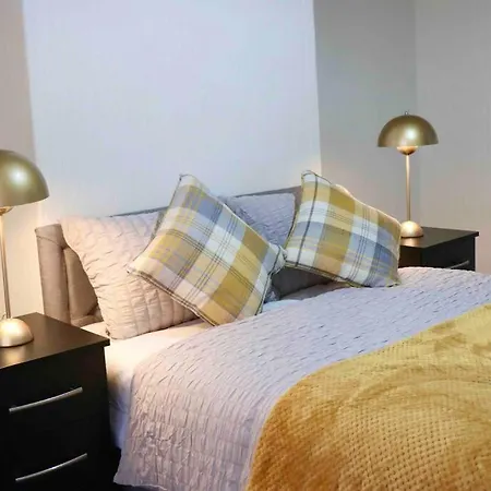 Peaceful 2 Bed House Free Wifi And Parking Leeds (West Yorkshire)