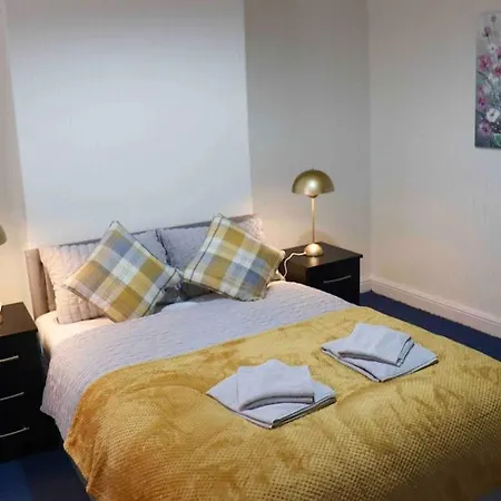 Peaceful 2 Bed House Free Wifi And Parking * Leeds (West Yorkshire)