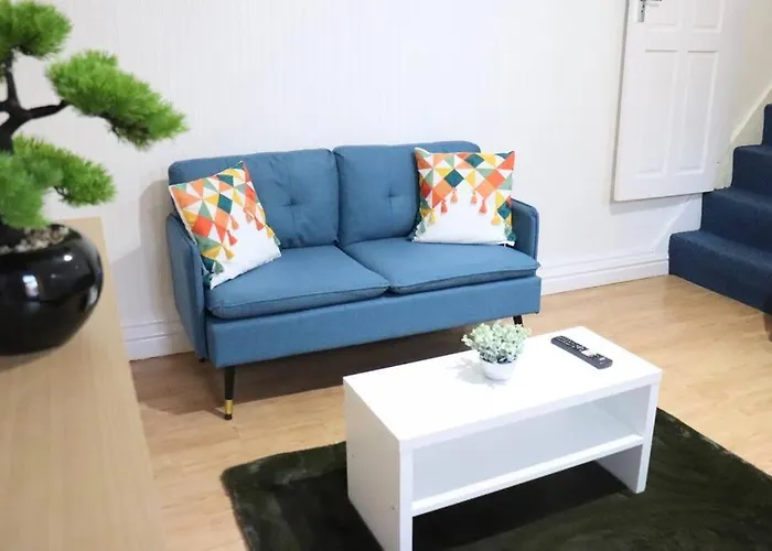 Peaceful 2 Bed House Free Wifi And Parking * Лідс