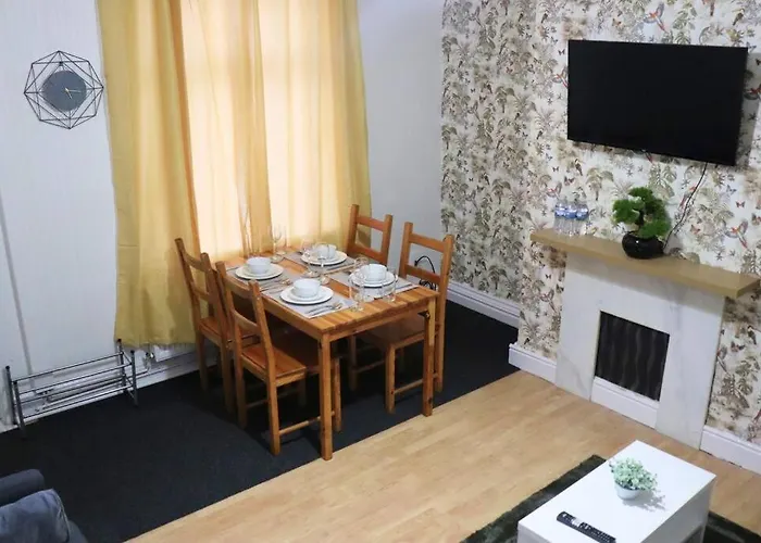 Peaceful 2 Bed House Free Wifi And Parking Апартаменти