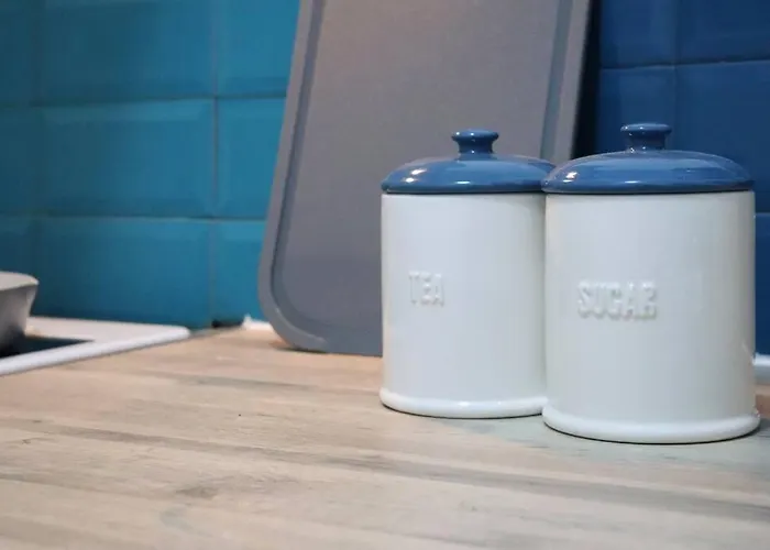 Апартаменти Peaceful 2 Bed House Free Wifi And Parking