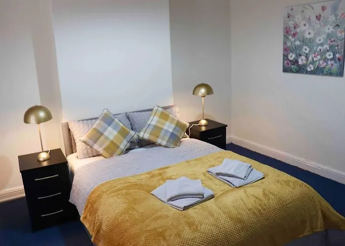 Peaceful 2 Bed House Free Wifi And Parking * Лідс