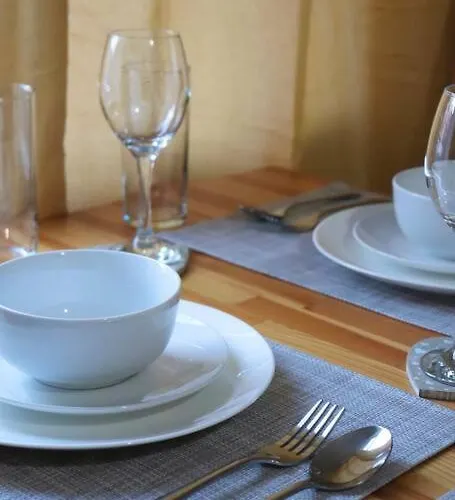 Peaceful 2 Bed House Free Wifi And Parking Апартаменти *