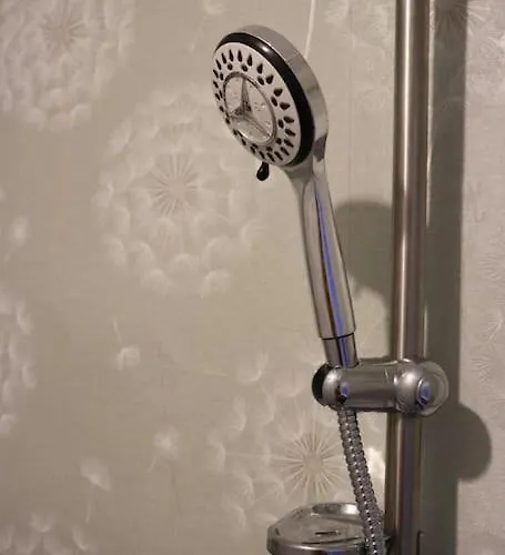 Апартаменти Peaceful 2 Bed House Free Wifi And Parking Лідс